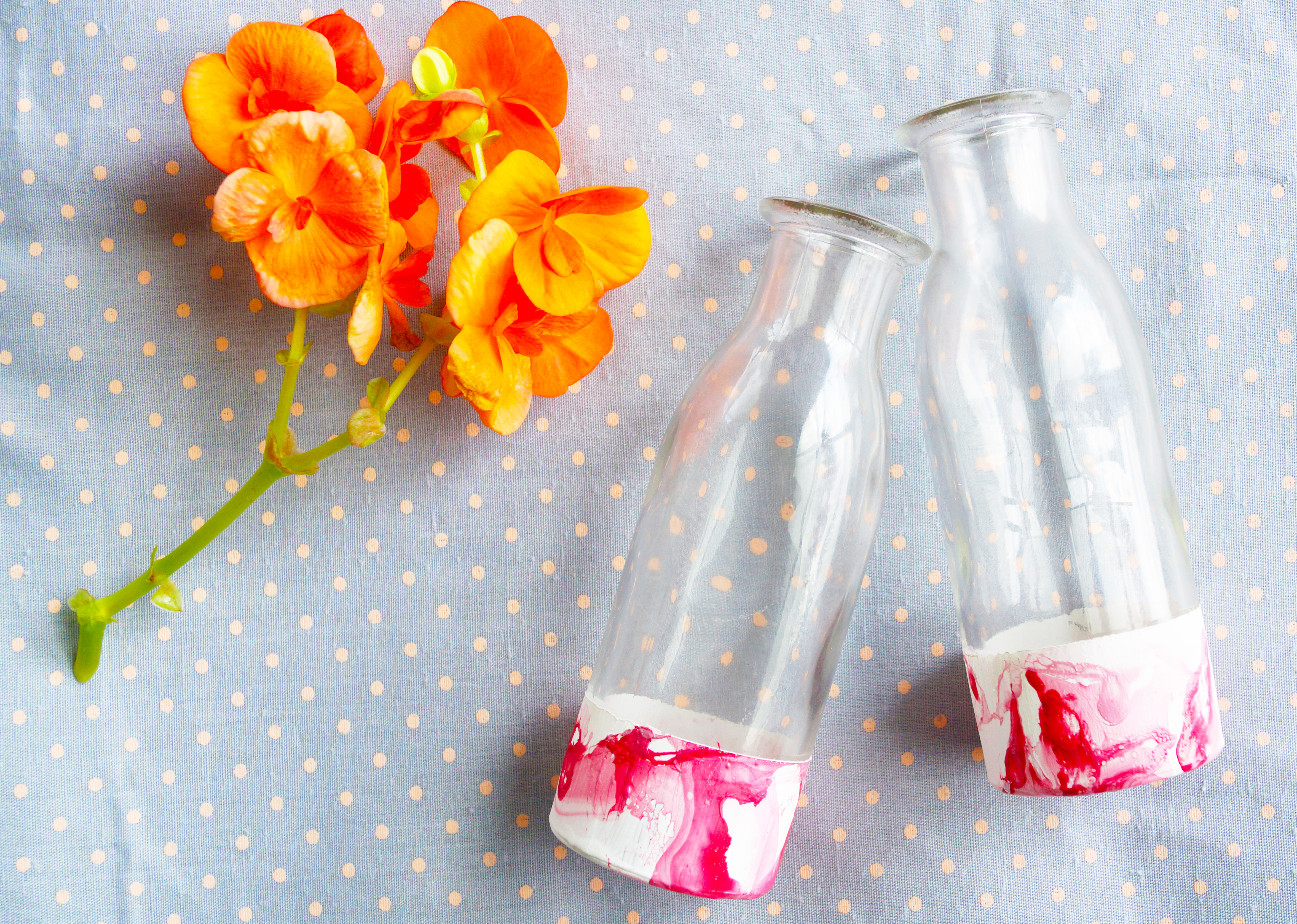 Marble Dipped Bud Vase | DIY | Find more at eversobritty.com
