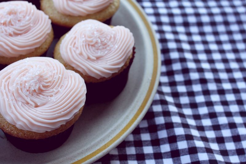 Happy Weekend + 5 Things I Love | Food Edition | Pink Lemonade Cupcakes