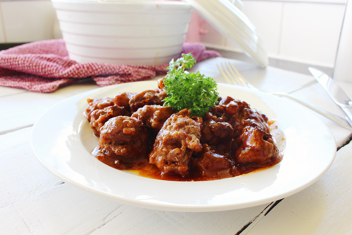 Sweet and Sour Meatballs Recipe - With printable recipe card. - Find more at EverSoBritty.com