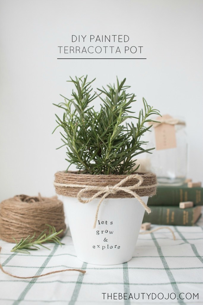 Come check out these 5 great ideas for Mothers' Day including this cute pot plant from the Beauty Dojo. Find more crafts, DIYs and recipes at Ever So Britty.