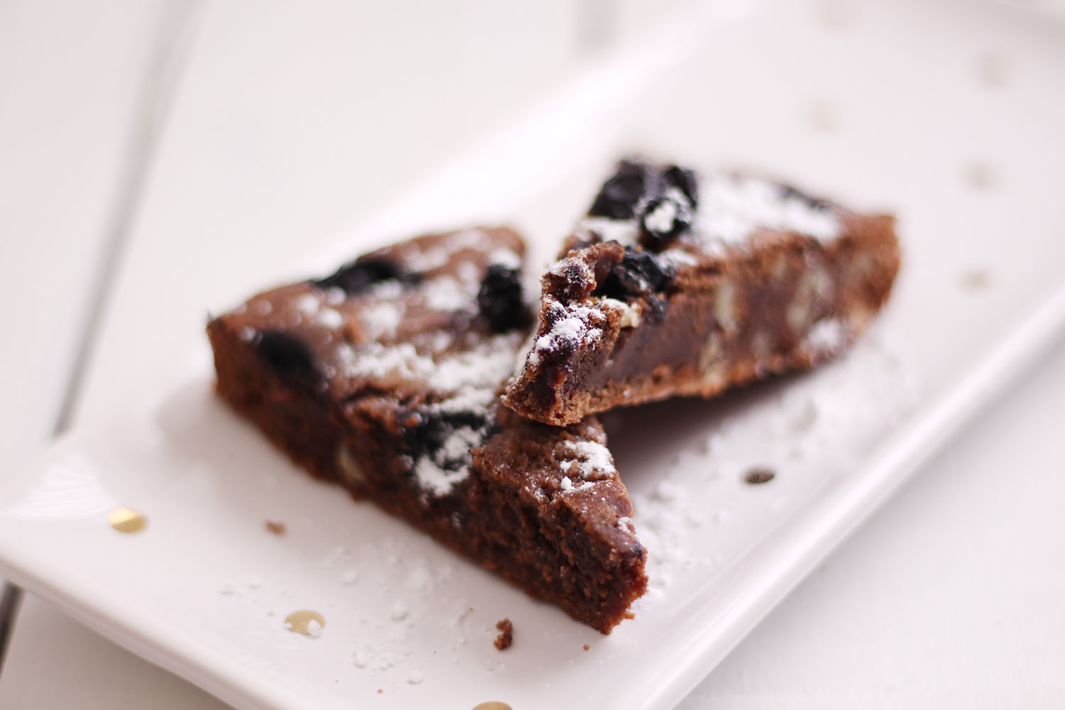 Big fan of brownie? This blueberry and walnut brownie will win any crowd over.